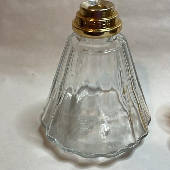 Lampe Berger France Elegant Frosted Glass Catalytic Diffuser with Gold Accents - Picture 5 of 10